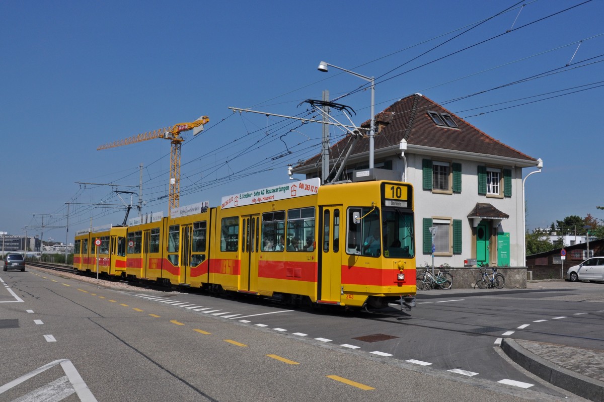 Be 4/8 243 zusammen mit dem Be 4/6 228 fahren an der Haltestelle M-Parc ein. Die Aufnahme stammt vom 08.09.2014.