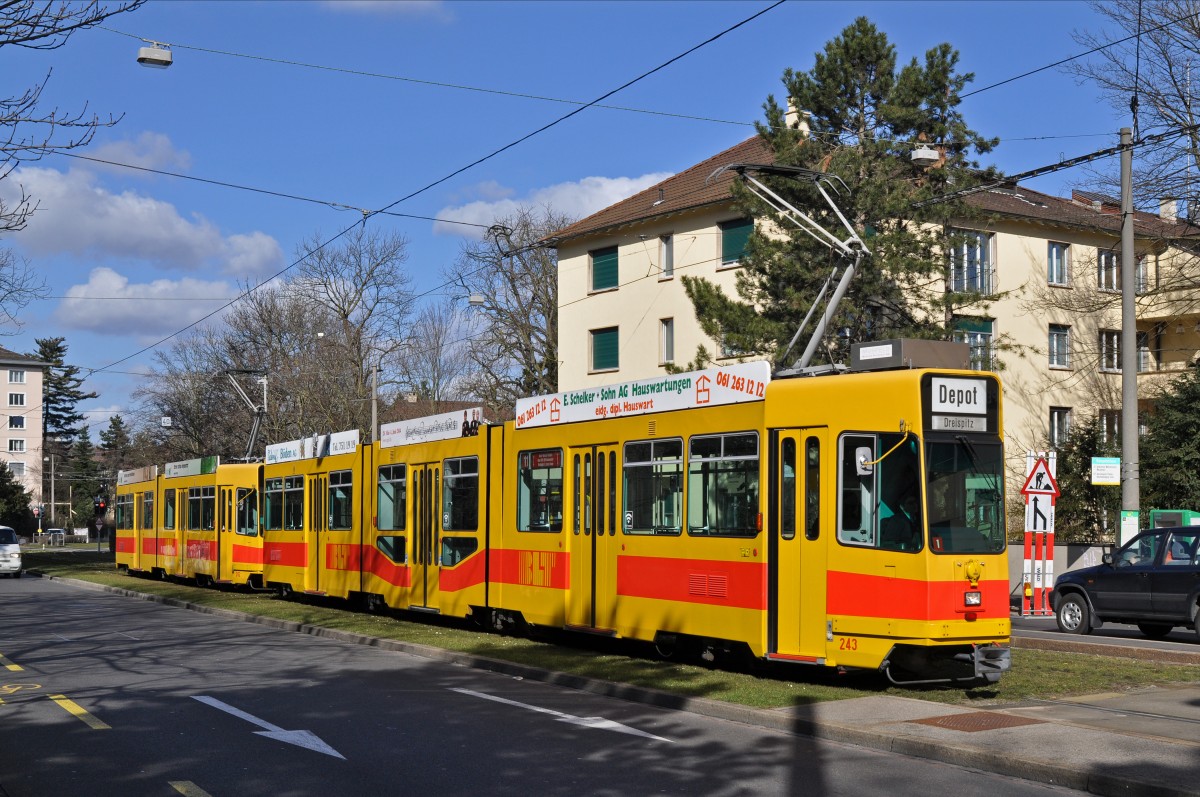 Be 4/8 243 zusammen mit dem Be 4/6 262 fahren während den Umleitungen anlässlich der Basler Fasnacht via Aeschenplatz Grosspeterstrasse ins Depot Ruchfeld. Die Aufnahme stammt vom 25.02.2015.