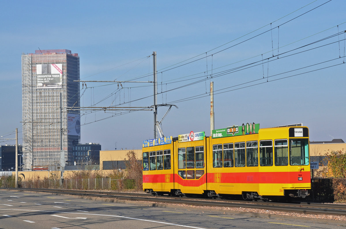 Be 4/8 244 fährt mit der Fahrschule zur Haltestelle Münchensteinerstrasse. Die Aufnahme stammt vom 30.11.2016.