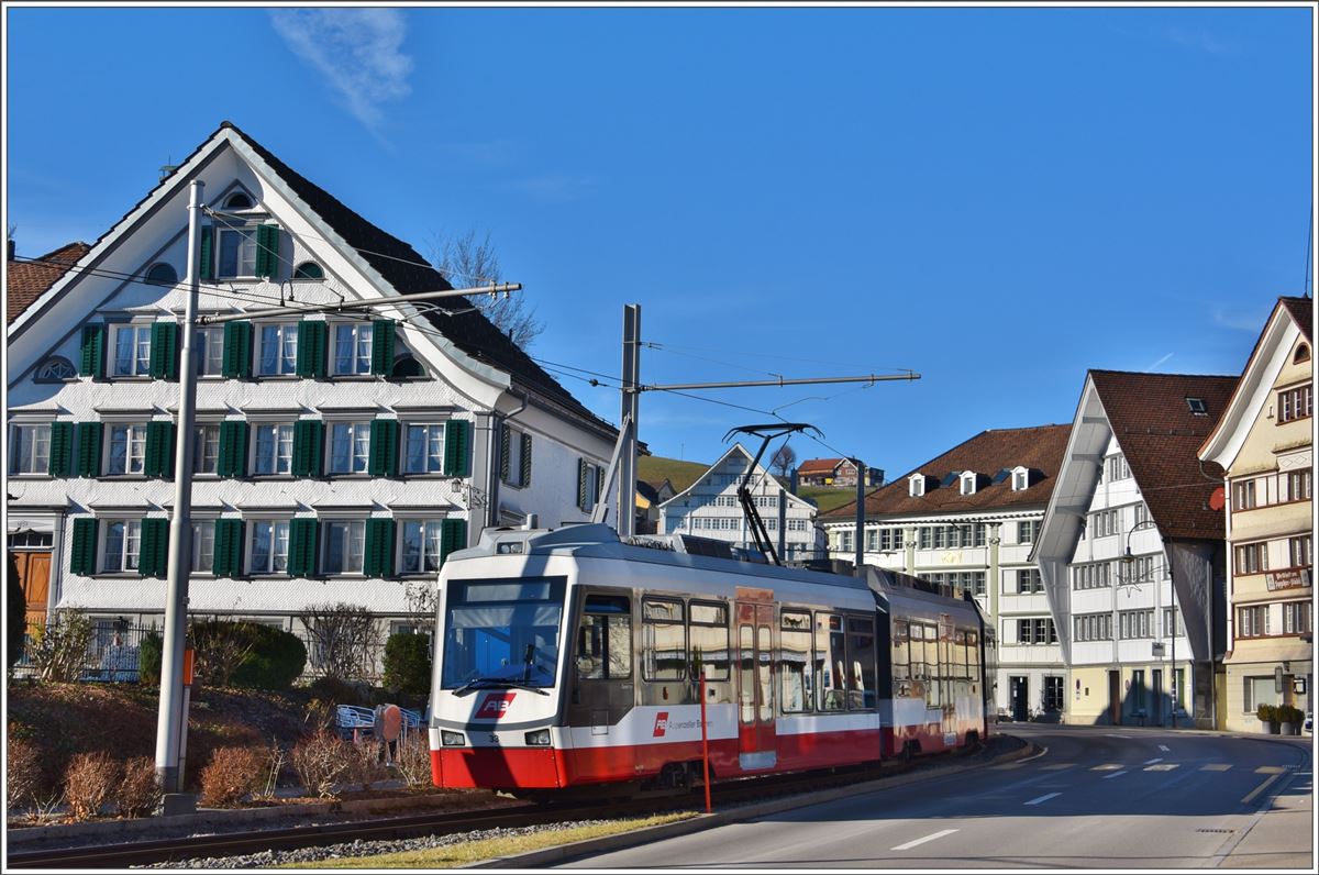 Be 4/8 33 der Trogenerbahn in Speicher. (15.12.2016)