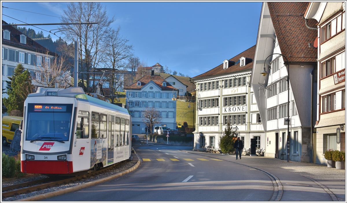 Be 4/8 34 der Trogenerbahn in Speicher. (15.12.2016)