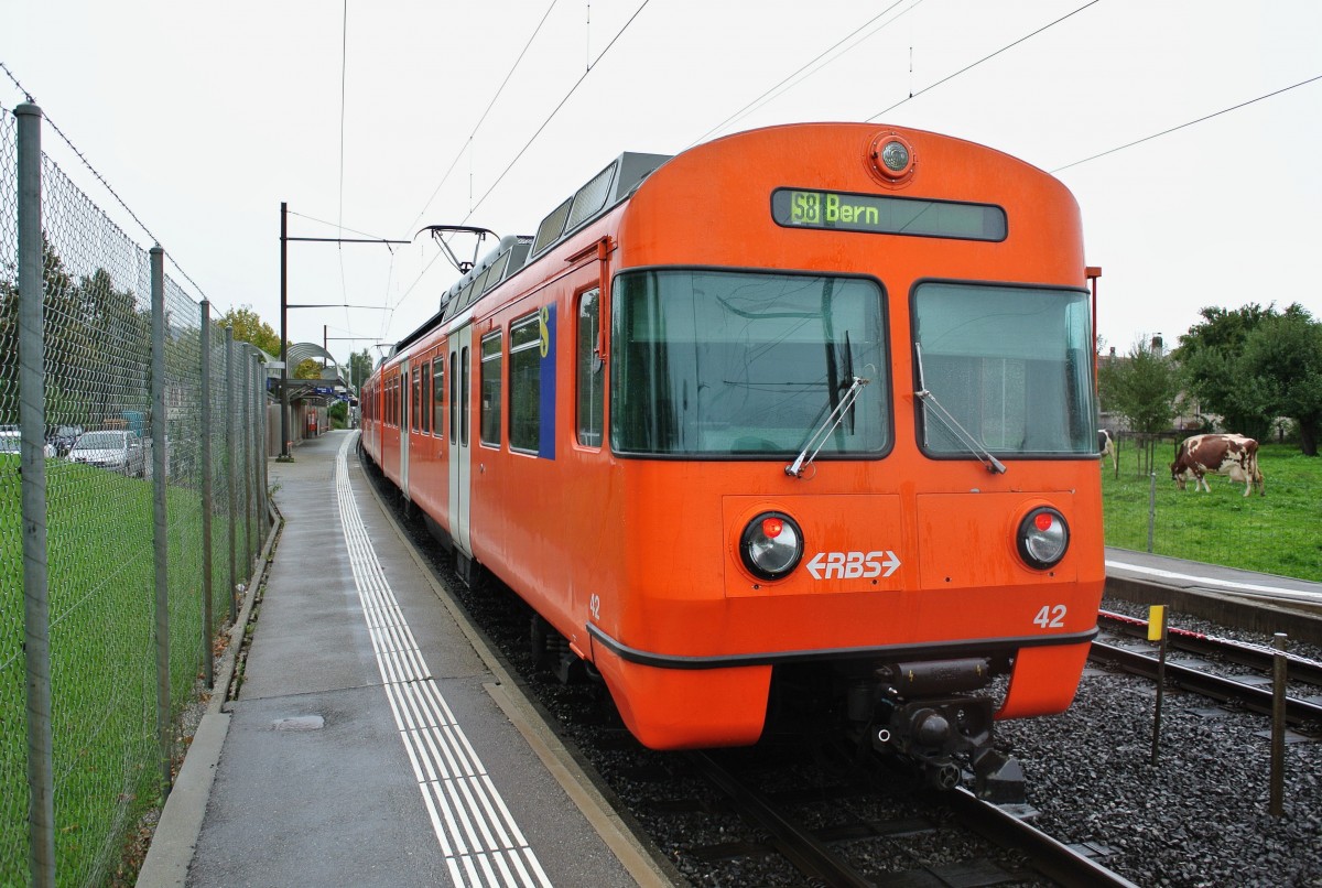 Be 4/8 42 in Urtenen, 10.10.2013.