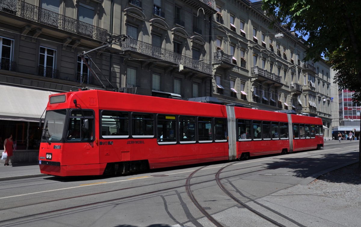 Be 4/8 mit der Betriebsnummer 734 auf der Linie 7 am Bubenbergplatz. Die Aufnahme stammt vom 05.08.2013.