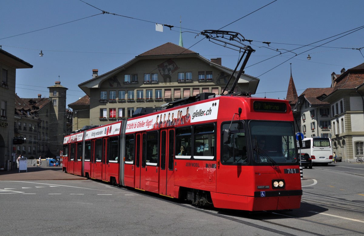 Be 4/8 mit der Betriebsnummer 741 auf der Linie 9/7 beim Casinoplatz. Die Aufnahme stammt vom 05.08.2013.