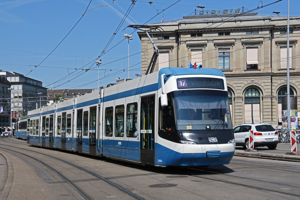 Be 5/6 Cobra 3024, auf der Linie 17, fährt zur Haltestelle beim Bahnhof Zürich. Die Aufnahme stammt vom 05.07.2019.