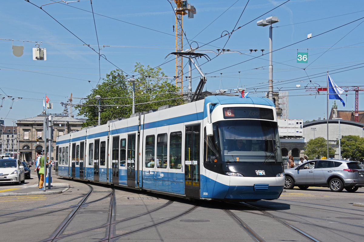 Be 5/6 Cobra 3030, auf der Linie 6, fährt zur Haltestelle Central. Die Aufnahme stammt vom 05.07.2019.