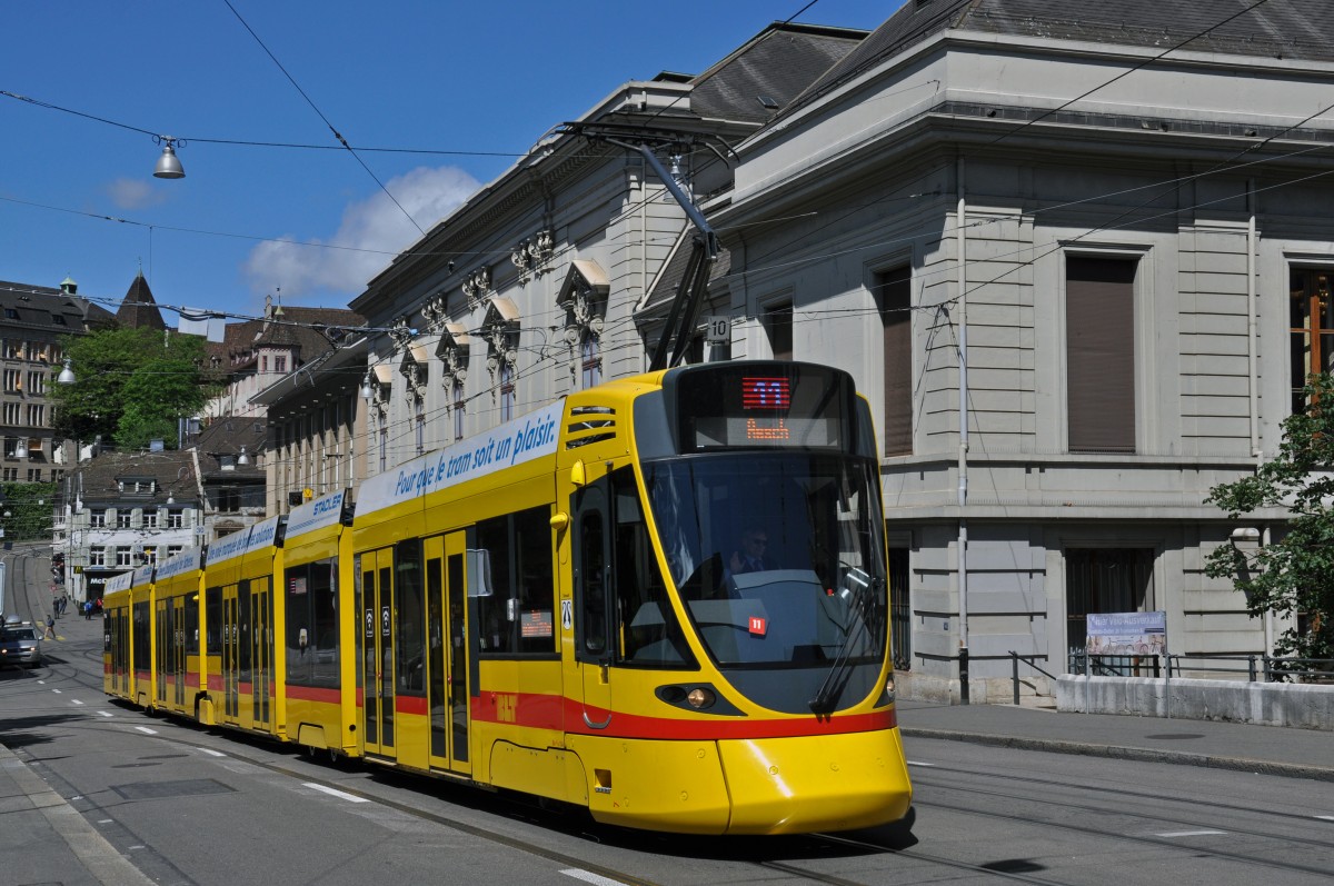 Be 6/10 154 auf der Linie 11 fährt den Steinenberg hinauf zur Haltestelle Bankverein. Die Aufnahme stammt vom 23.05.2014.