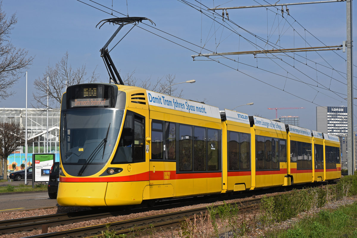 Be 6/10 Tango 154, auf der Linie 10, fährt zur Haltestelle M-Parc. Die Aufnahme stammt vom 02.04.2019.