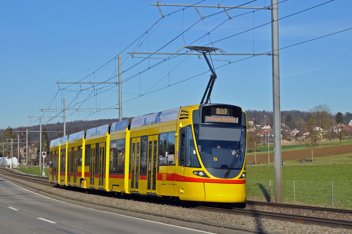 Be 6/10 Tango 155, auf der Linie 10 fährt zur Haltestelle Ettingen. Die Aufnahme stammt vom 25.01.2016.