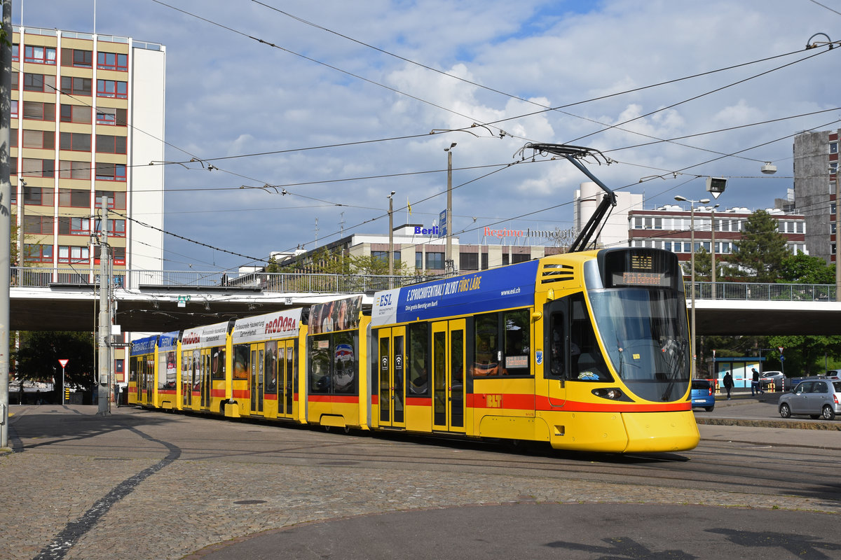 Be 6/10 Tango 156, auf der Linie 10, fährt Richtung ZOO Basel. Die Aufnahme stammt vom 06.05.2019.