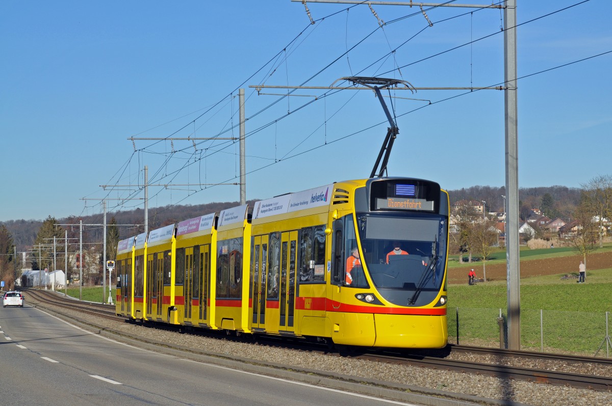Be 6/10 Tango 156 fährt als Dienstfahrt zur Haltestelle Ettingen. Die Aufnahme stammt vom 25.01.2016.