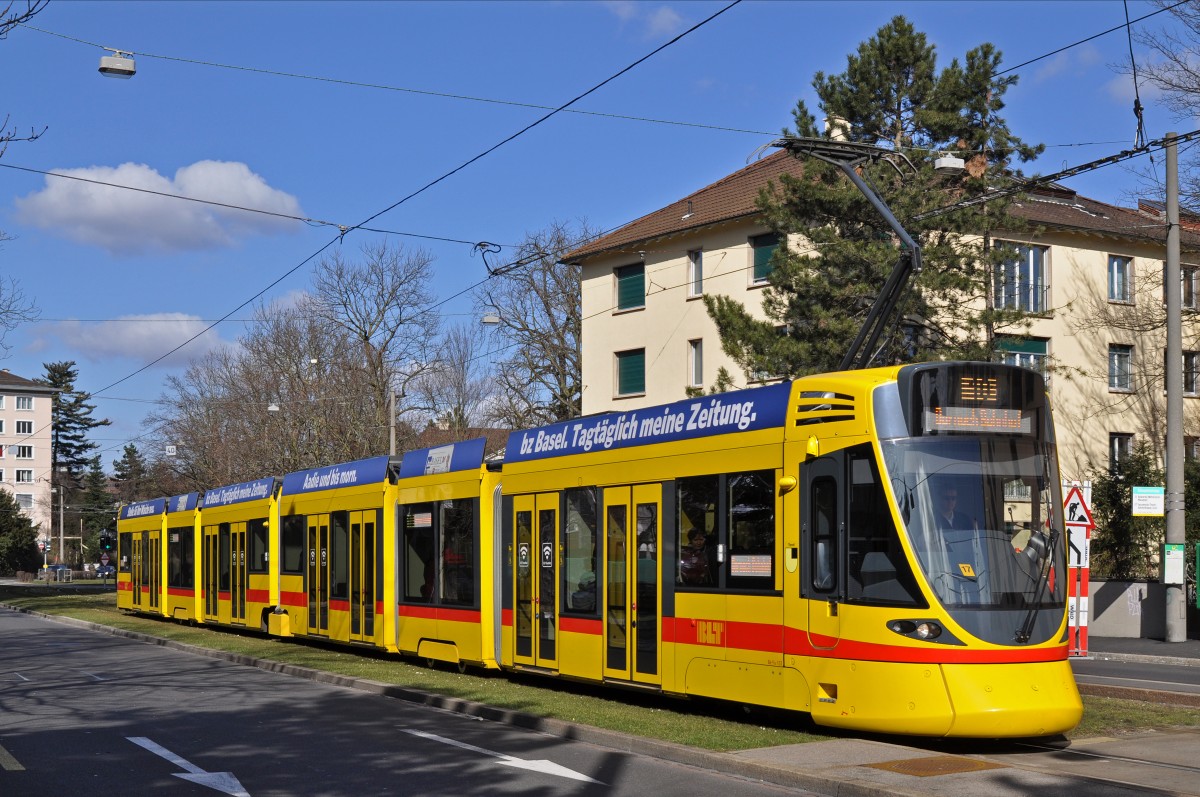 Be 6/10 Tango 157 fährt während den Umleitungen anlässlich der Basler Fasnacht via Aeschenplatz Grosspeterstrasse nach Dornach. Die Aufnahme stammt vom 25.02.2015.