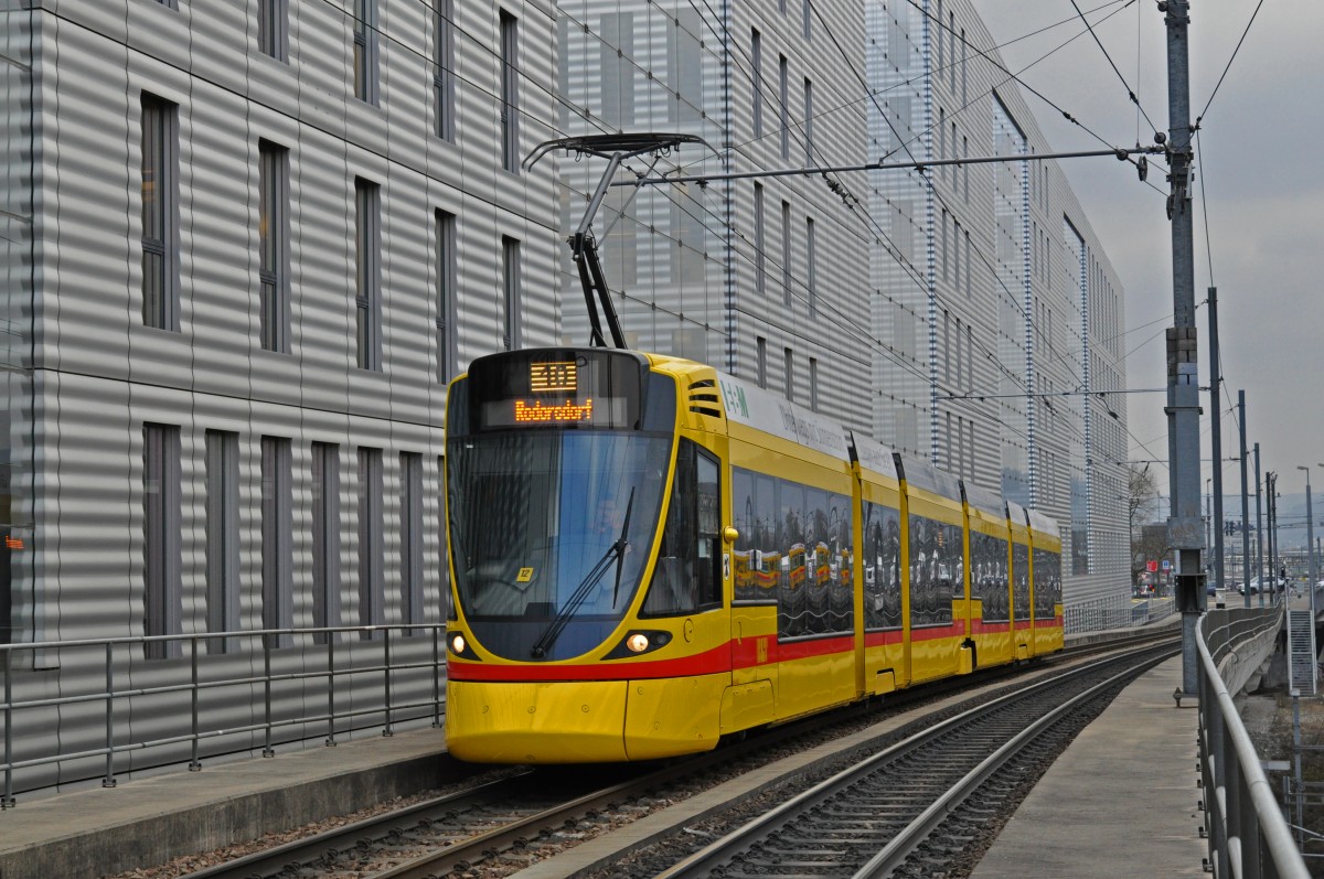 Be 6/10 Tango 158 auf der Linie 10 fährt zur Haltestelle Peter Merian. Die Aufnahme stammt vom 06.02.2015.