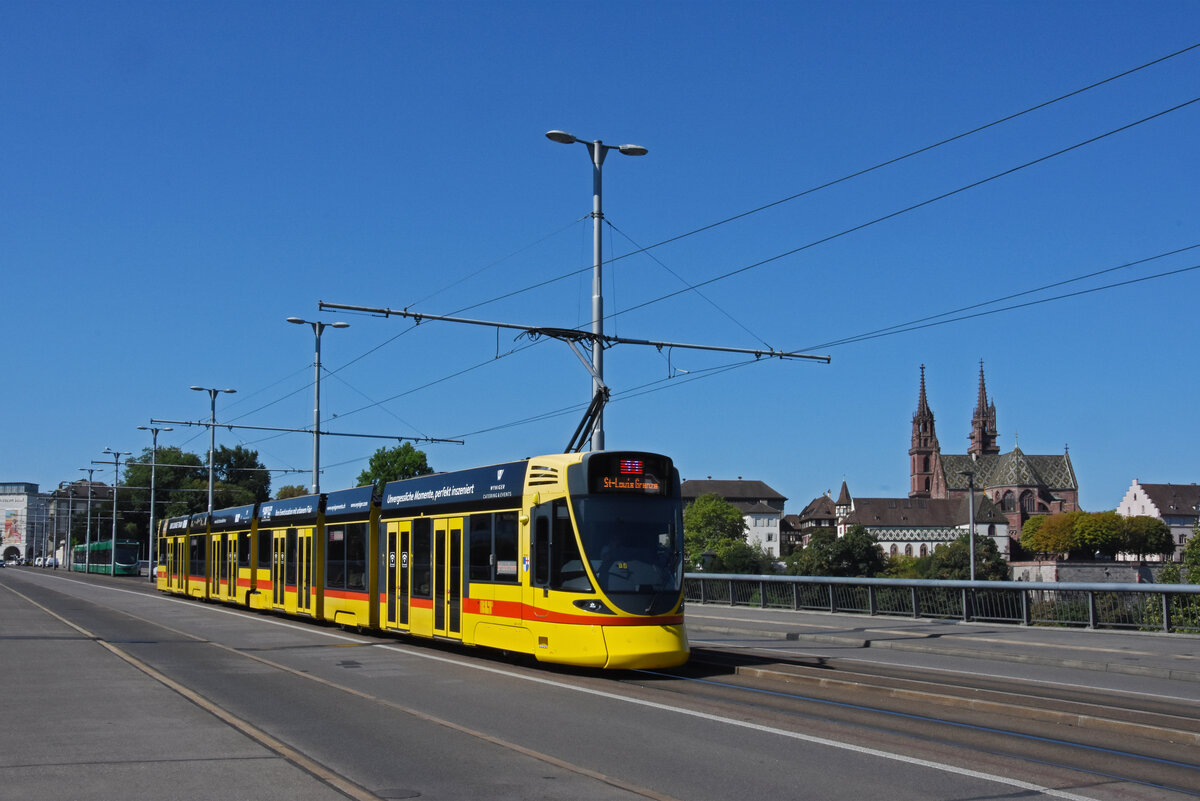 Be 6/10 Tango 159, auf der wegen der Grossbaustelle am Marktplatz umgeleiteten Linie 11, �berquert am 28.07.2026 die Wettsteinbr�cke Richtung Haltestelle Wettsteinplatz. Aufnahme Basel.