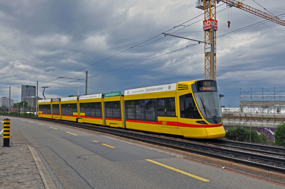 Be 6/10 Tango 159 auf der Linie 10 fährt Richtung Haltestelle Münchensteinerstrasse. Die Aufnahme stammt vom 10.05.2014.