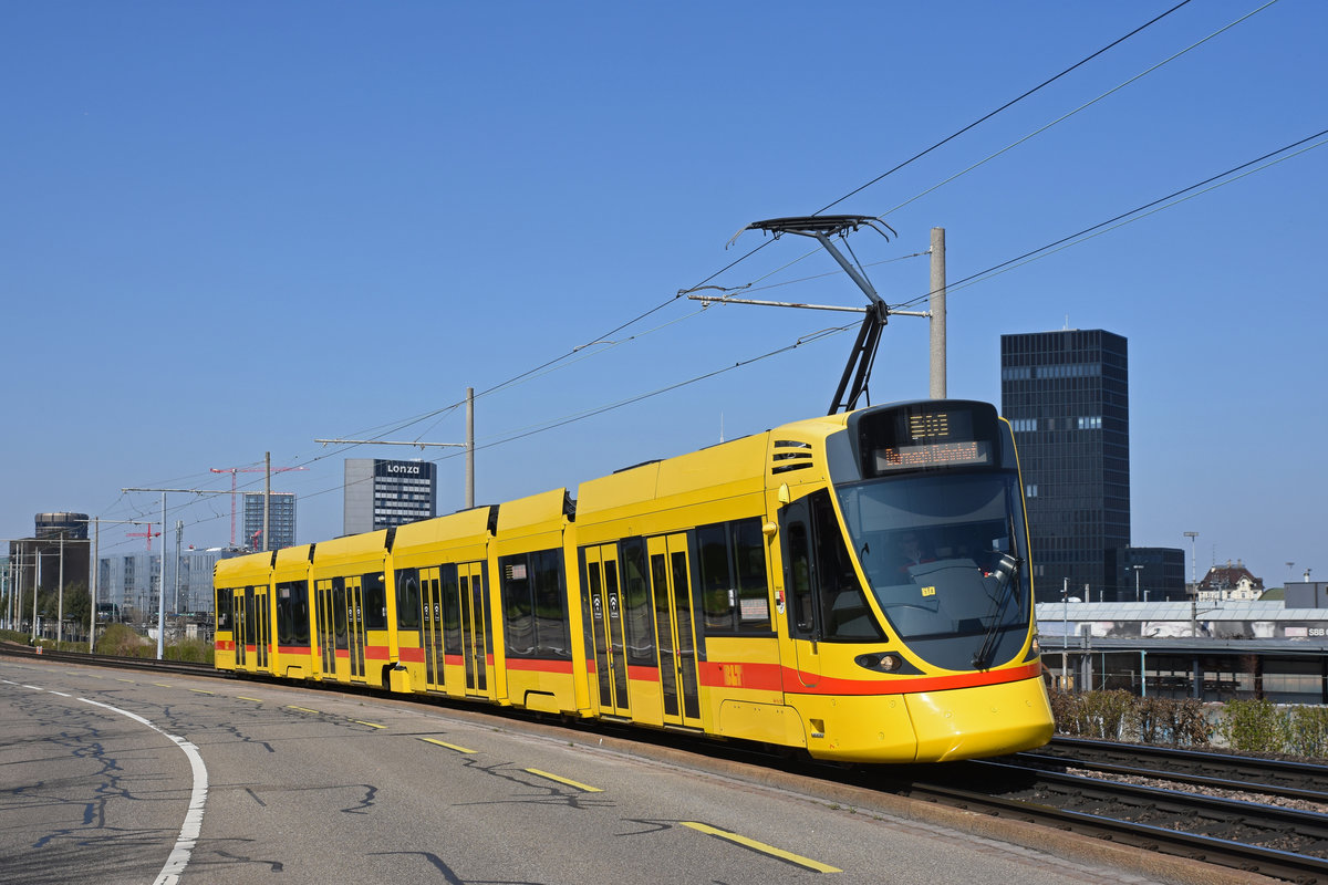 Be 6/10 Tango 161, auf der Linie 10, fährt zur Haltestelle M-Parc. Die Aufnahme stammt vom 29.03.2019.