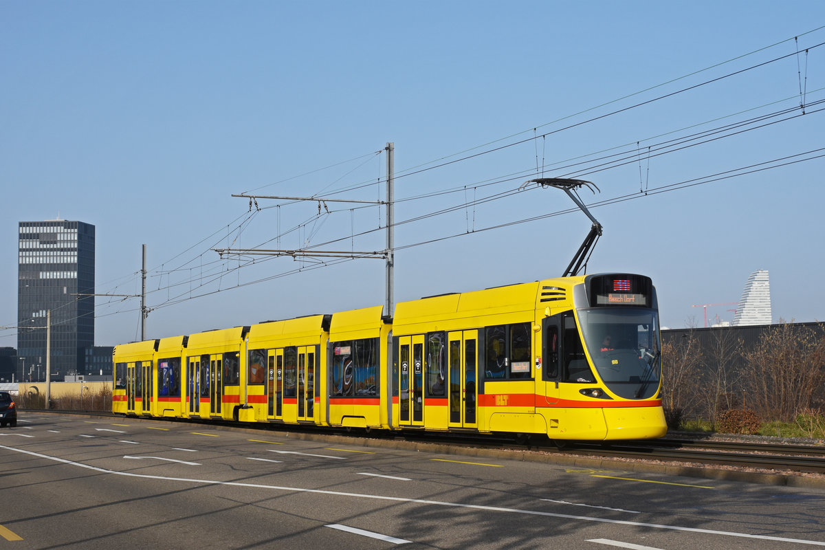Be 6/10 Tango 161, auf der Linie 11, fährt zur Haltestelle M-Parc. Die Aufnahme stammt vom 24.01.2020.