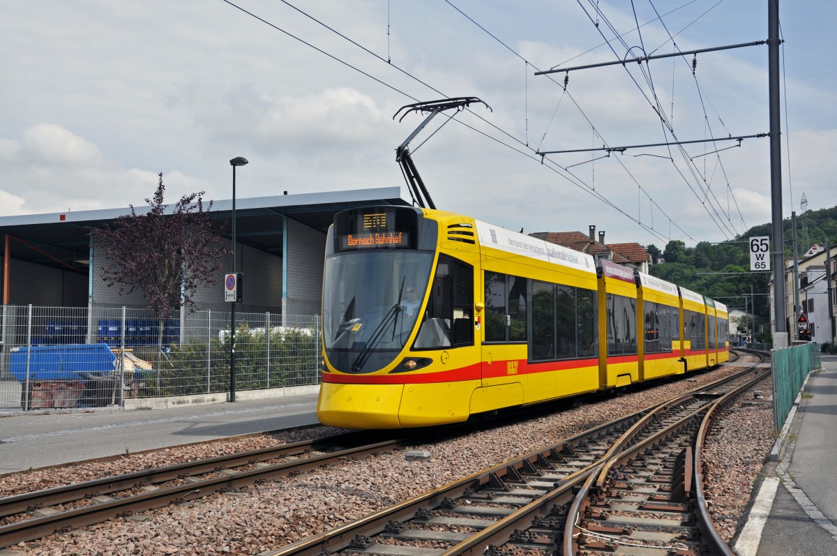 Be 6/10 Tango 161 auf der Linie 10 kurz nach der Haltestelle Münchenstein Dorf. Die Aufnahme stammt vom 17.06.2014.