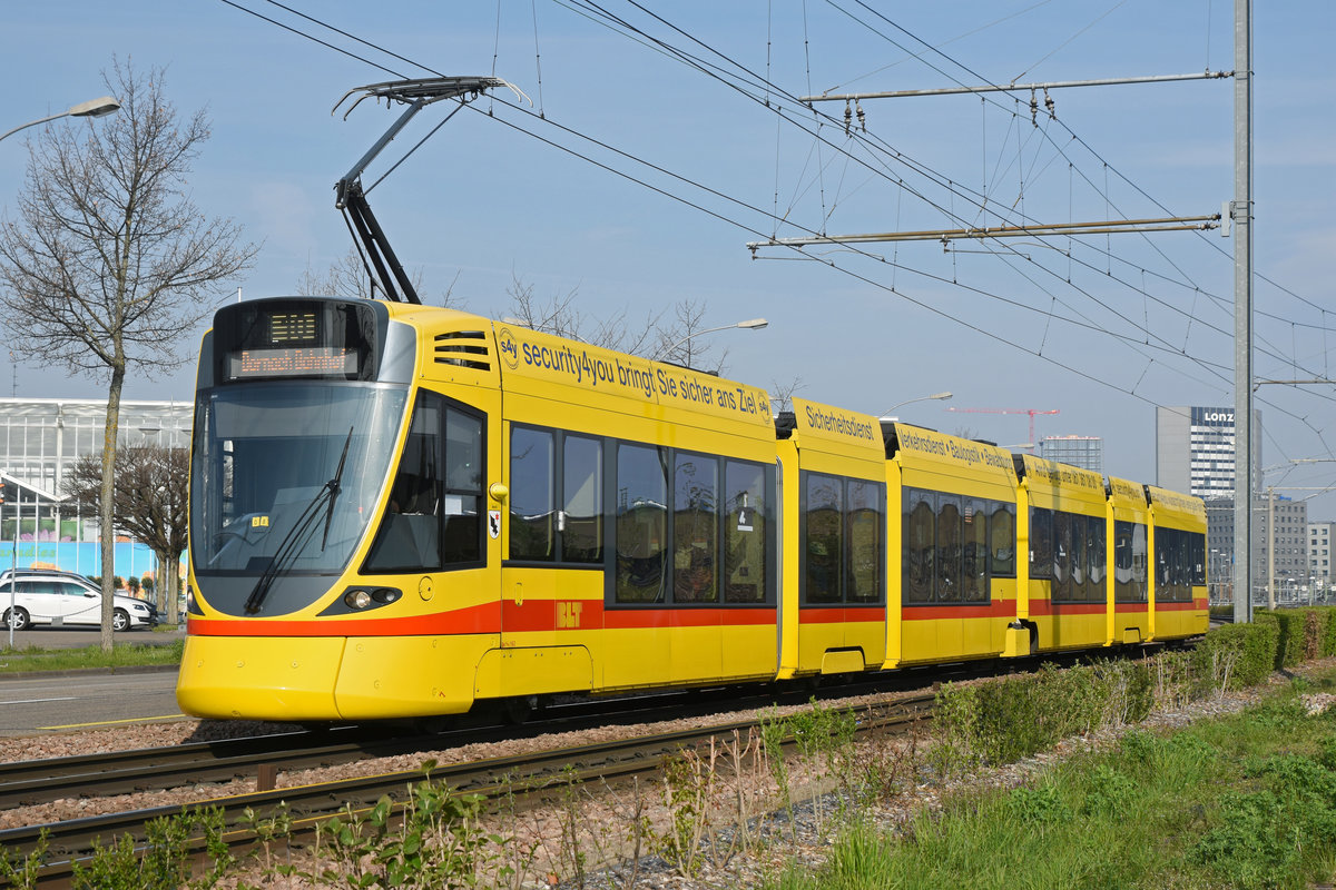Be 6/10 Tango 162, auf der Linie 10, fährt zur Haltestelle M-Parc. Die Aufnahme stammt vom 02.04.2019.