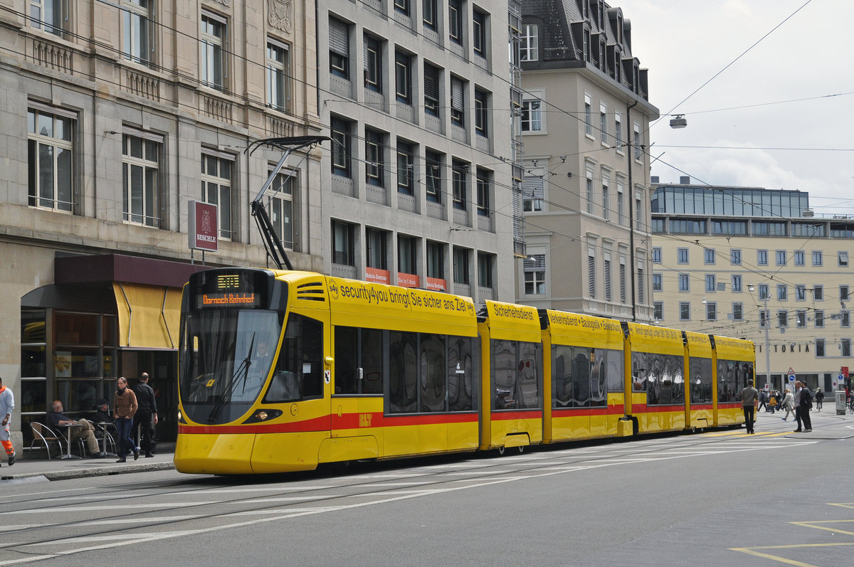Be 6/10 Tango 162, auf der Linie 10, fährt auf einer Umleitungsroute Richtung Markthalle. Die Aufnahme stammt vom 31.05.2016.