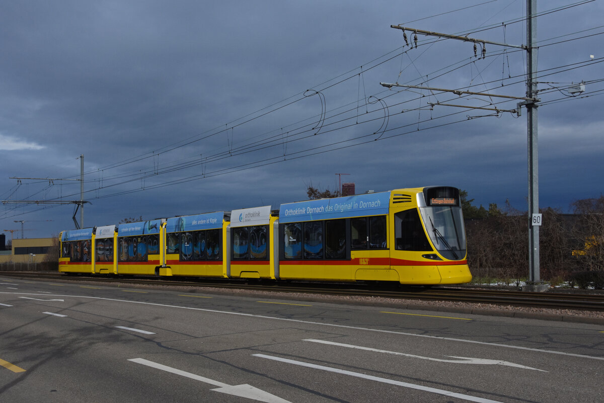 Be 6/10 Tango 163, auf der Linie 10, fährt Richtung Haltestelle Münchensteinerstrasse. Die Aufnahme stammt vom 21.01.2021.