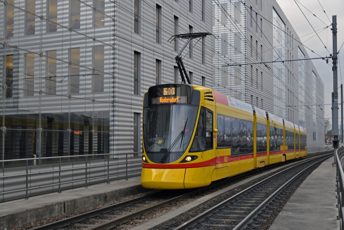 Be 6/10 Tango 165 auf der Linie 10 fährt zur Haltestelle Peter Merian. Die Aufnahme stammt vom 06.02.2015.