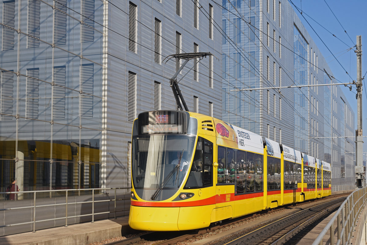 Be 6/10 Tango 167, auf der Linie 11, fährt zur Haltestelle Peter Merian. Die Aufnahme stammt vom 30.03.2019.