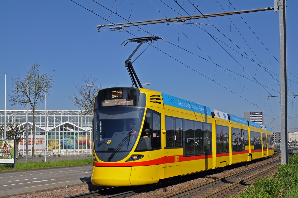 Be 6/10 Tango 167 auf der Linie 10 fährt zur Haltestelle M-Parc. Die Aufnahme stammt vom 19.04.2015.