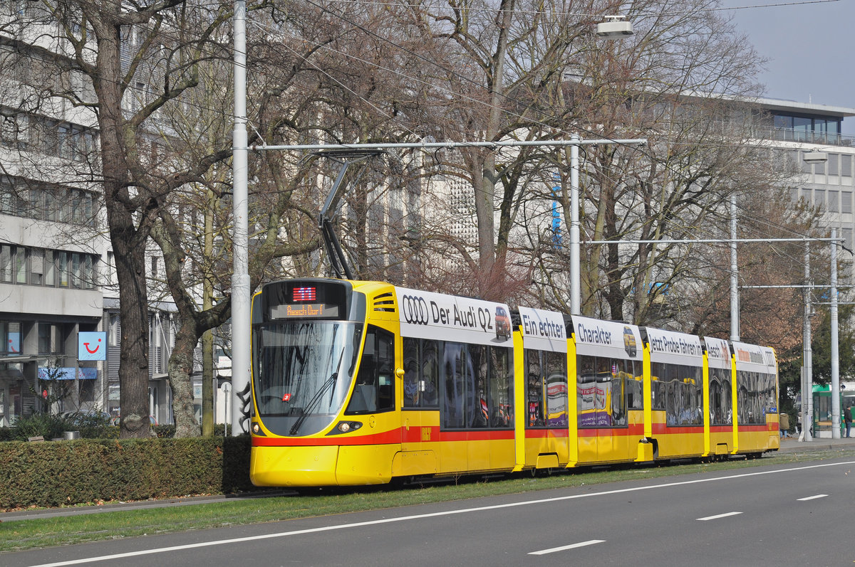 Be 6/10 Tango 173, auf der Linie 11, verlässt die Haltestelle am Aeschenplatz Richtung Bahnhof SBB. Die Aufnahme stammt vom 24.02.2018.