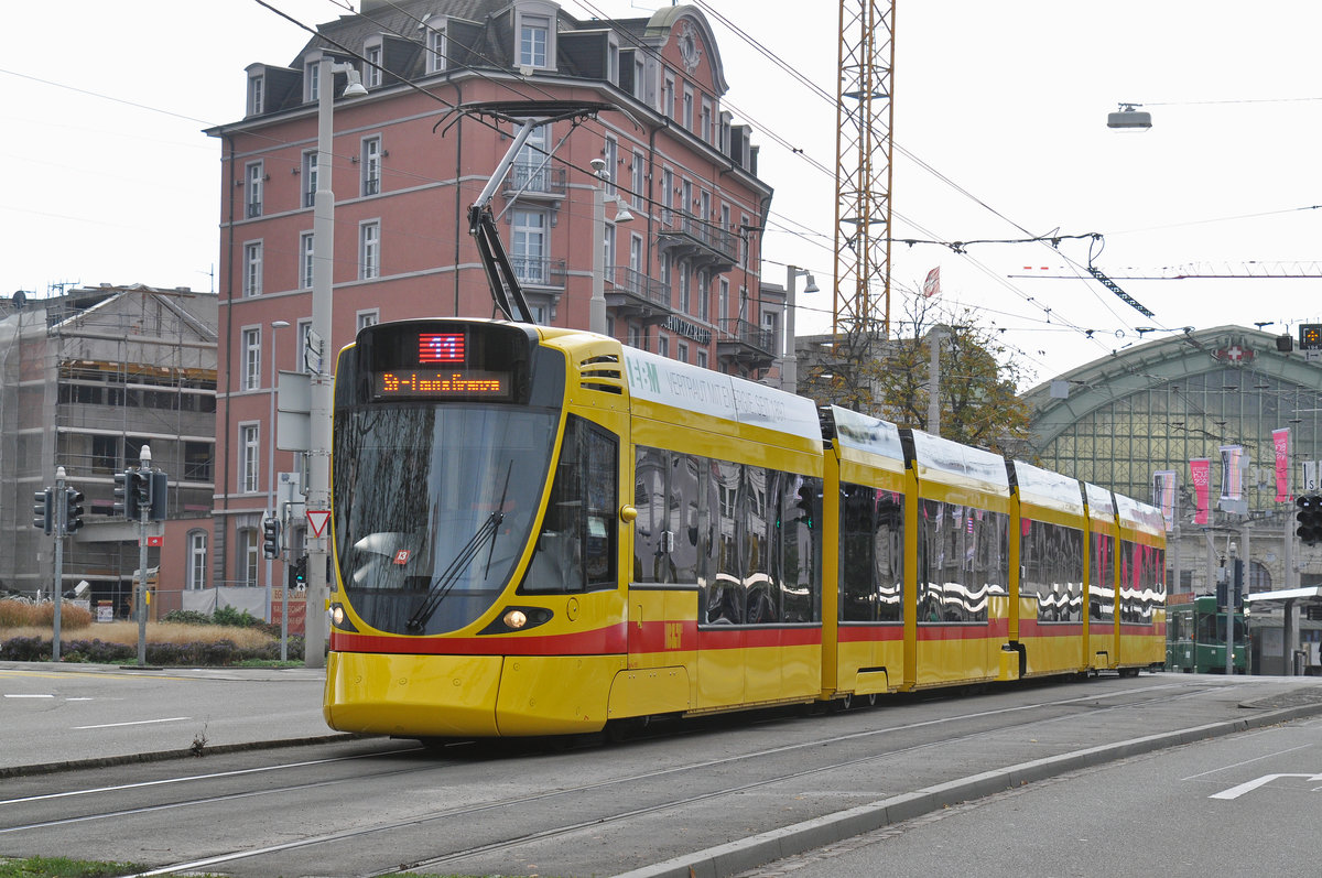 Be 6/10 Tango 175, auf der Linie 11, fährt zur Haltestelle am Aeschenplatz. Die Aufnahme stammt vom 12.11.2016.