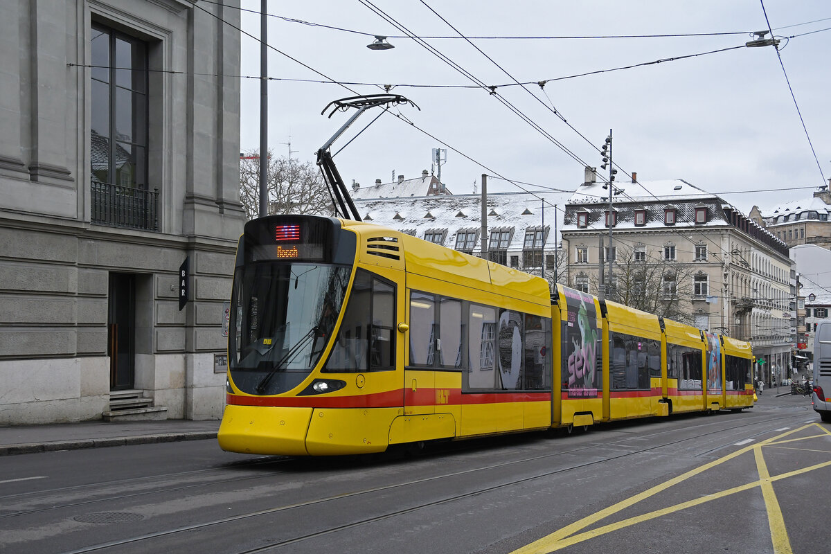 Be 6/10 Tango 181, auf der Linie 11, fährt am 08.01.2024 den Steinenberg hoch zur Haltestelle Bankverein.