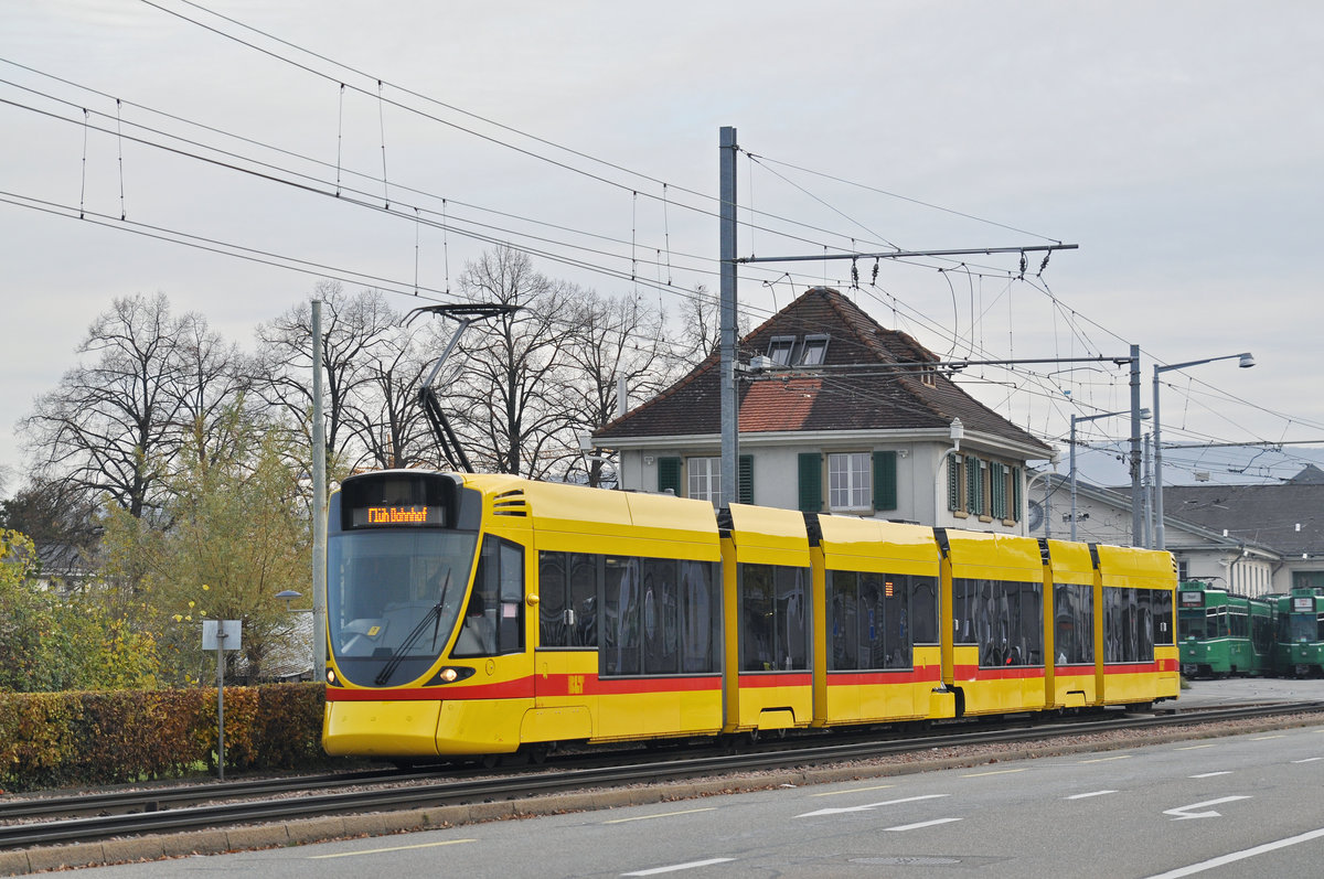 Be 6/10 Tango 181, auf der Linie 10, fährt zur Haltestelle Münchensteinerstrasse. Die Aufnahme stammt vom 13.11.2016.