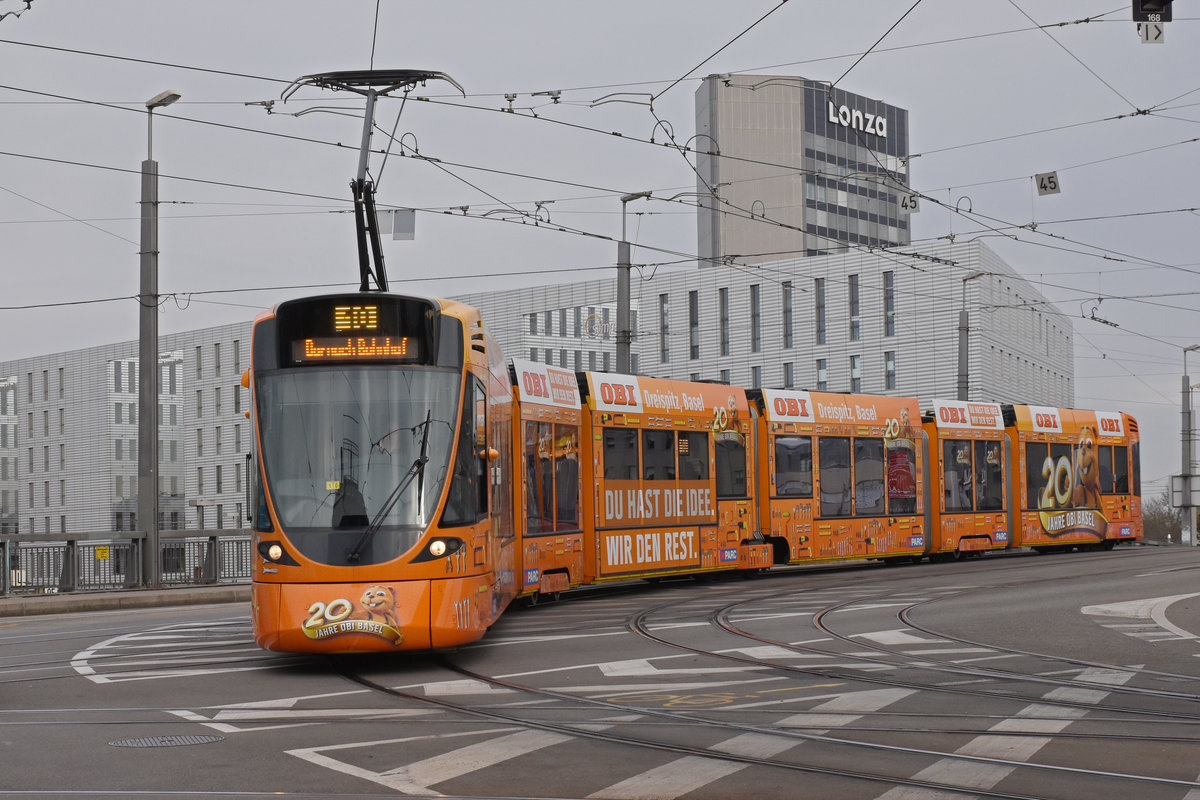 Be 6/10 Tango 182, auf der Linie 10, fährt bei der Haltestelle Münchensteinerstrasse ein. Die Aufnahme stammt vom 17.03.2020.