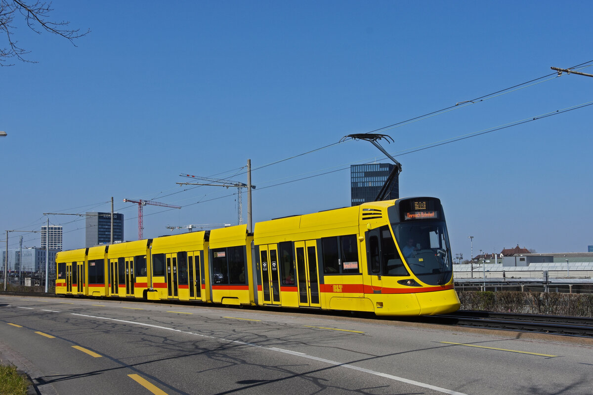 Be 6/10 Tango 186, auf der Linie 10, fährt zur Haltestelle M-Parc. Die Aufnahme stammt vom 22.03.2022.