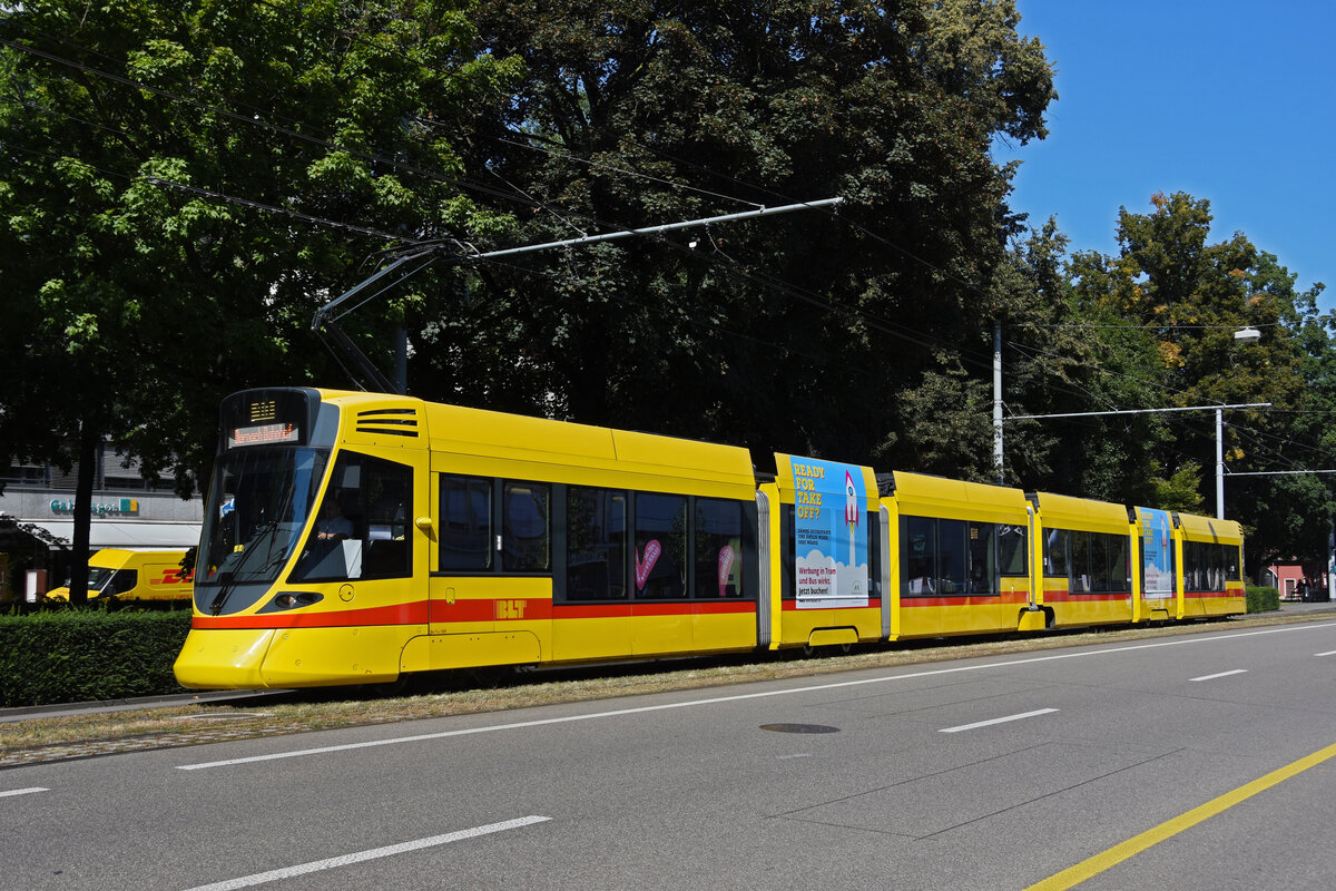 Be 6/10 Tango 189, auf der Linie 10, fährt zur Haltestelle am Bahnhof SBB. Die Aufnahme stammt vom 02.09.2021.