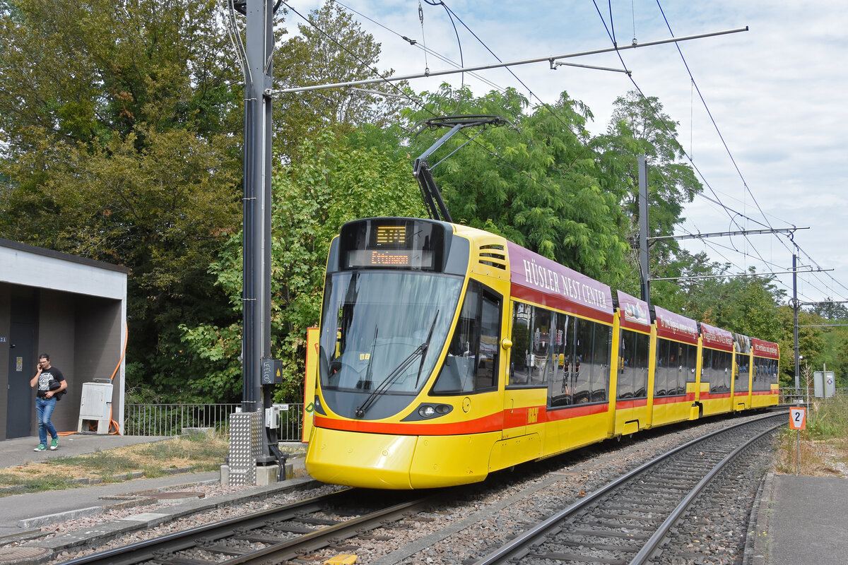 Be 6/10 Tango 189, auf der Linie 10, f�hrt am 24.08.2026 bei der Haltestelle Binningen Oberdorf ein. Aufnahme Binningen.