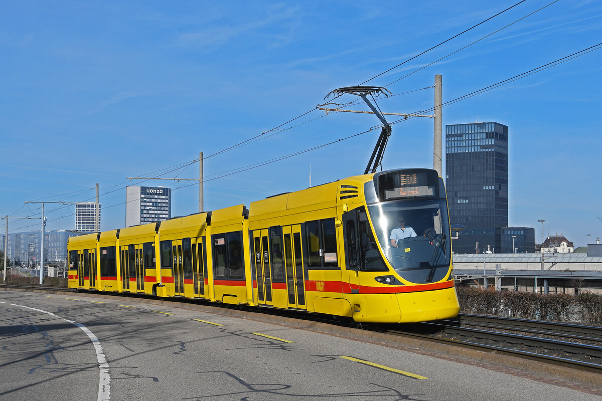 Be 6/10 Tango Nummer nicht vorhanden, auf der Linie 10, fährt am 29.01.2024 zur Haltestelle M-Parc.