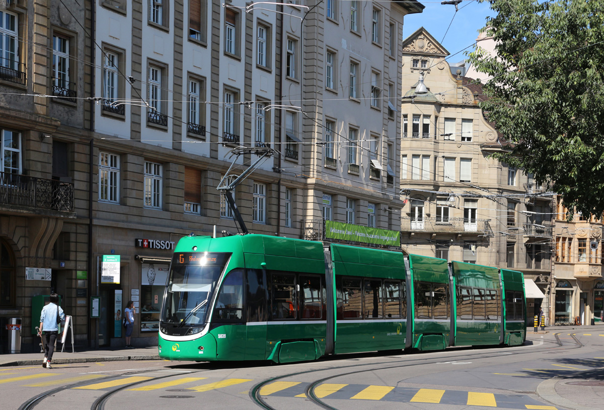 Be 6/8 5039 in Basel, Schifflände am 08.08.2019.