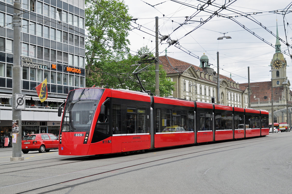 Be 6/8 669, auf der Linie 9, fährt zur Haltestelle beim Bubenbergplatz. Die Aufnahme stammt vom 09.06.2017.