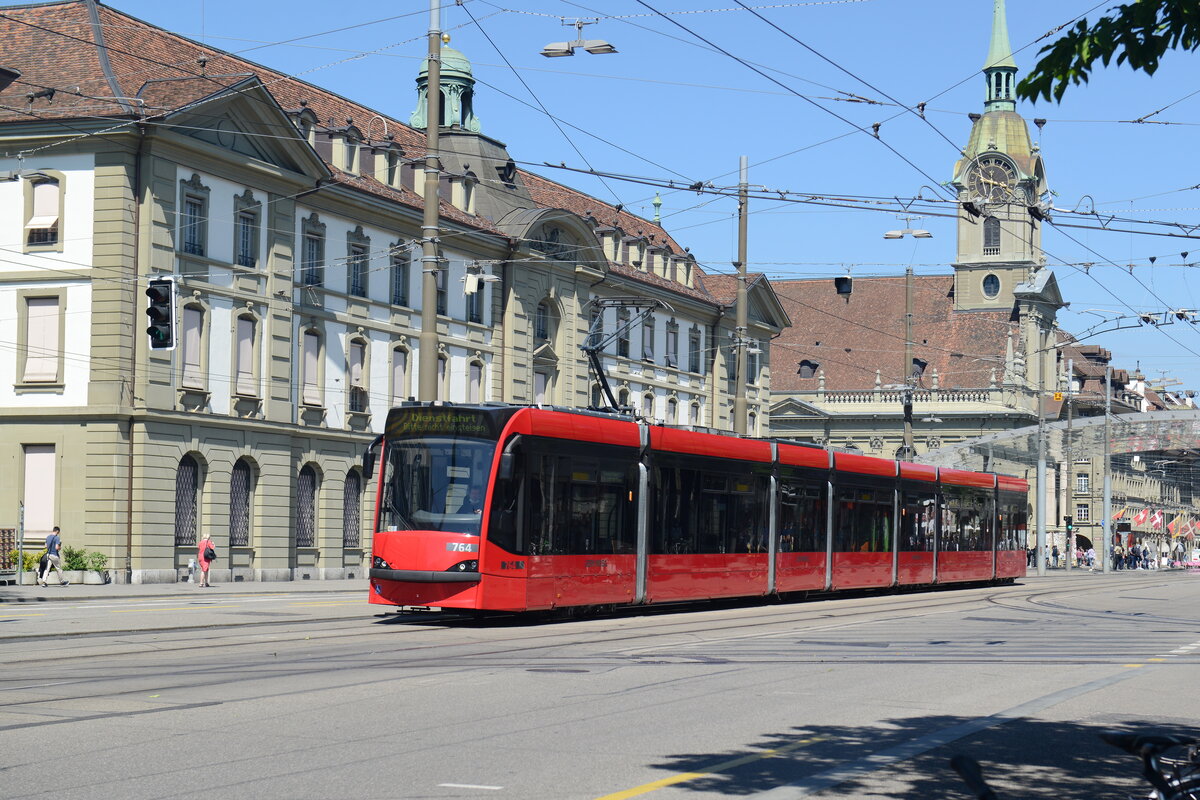 Be 6/8 764
Ici sur la place de la gare de berne
Prise le 13 juin 2021

Seien Sie 6/8 764
Hier auf dem Platz des Bahnhofs Bern
Aufgenommen am 13. Juni 2021