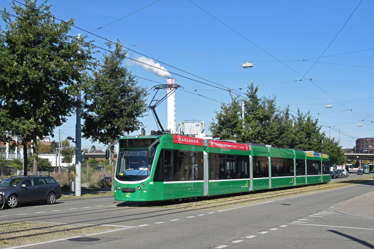 Be 6/8 Combino 02, auf der Linie 1, fährt Richtung Haltestelle Kannenfeldplatz. Die Aufnahme stammt vom 20.09.2019.