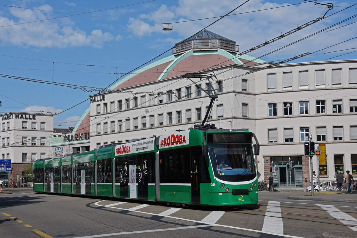 Be 6/8 Combino 304, auf der Linie 2, fährt am 07.09.2022 zur Endstation am Bahnhof SBB.