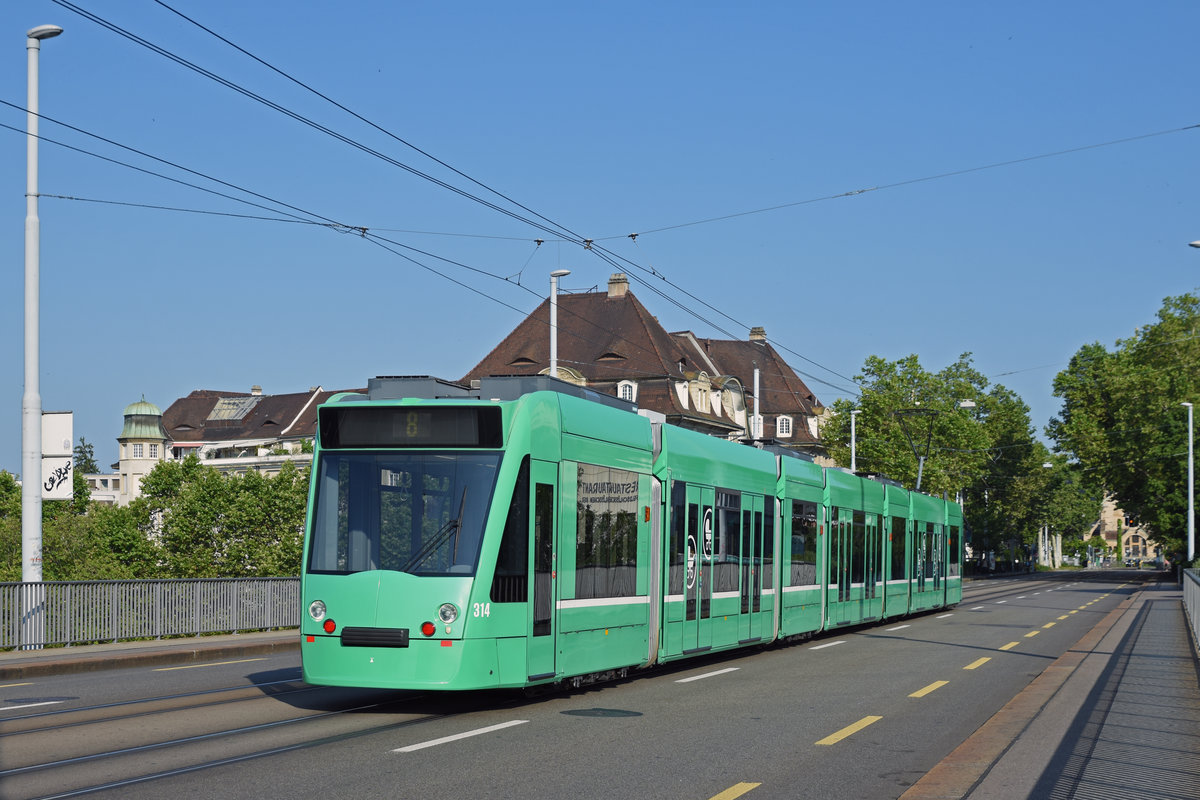Be 6/8 Combino 314, auf der Linie 8, fährt Richtung Haltestelle ZOO Bachletten. Die Aufnahme stammt vom 14.07.2019.