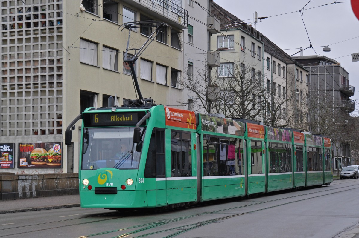 Be 6/8 Combino 324 auf der Linie 6 fährt zur Haltestelle Morgartenring. Die Aufnahme stammt vom 02.02.2015.