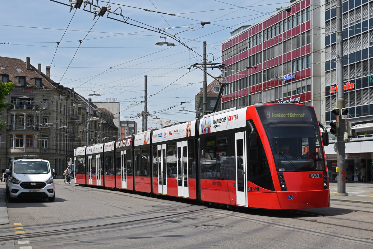 Be 6/8 Combino 652, auf der Linie 9, fährt zur Haltestelle beim Bahnhof Bern. Die Aufnahme stammt vom 25.06.2019.