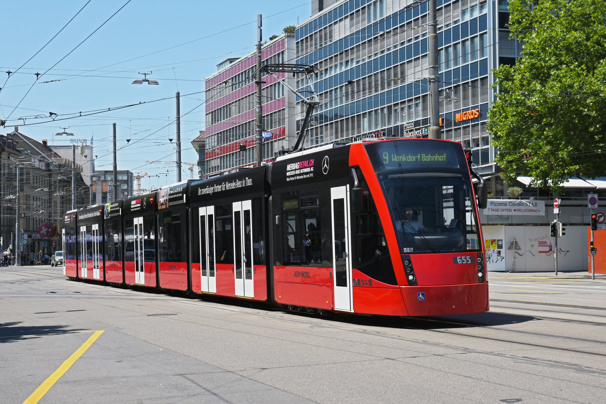 Be 6/8 Combino 655, auf der Linie 9, fährt zur Haltestelle beim Bahnhof Bern. Die Aufnahme stammt vom 24.06.2020.