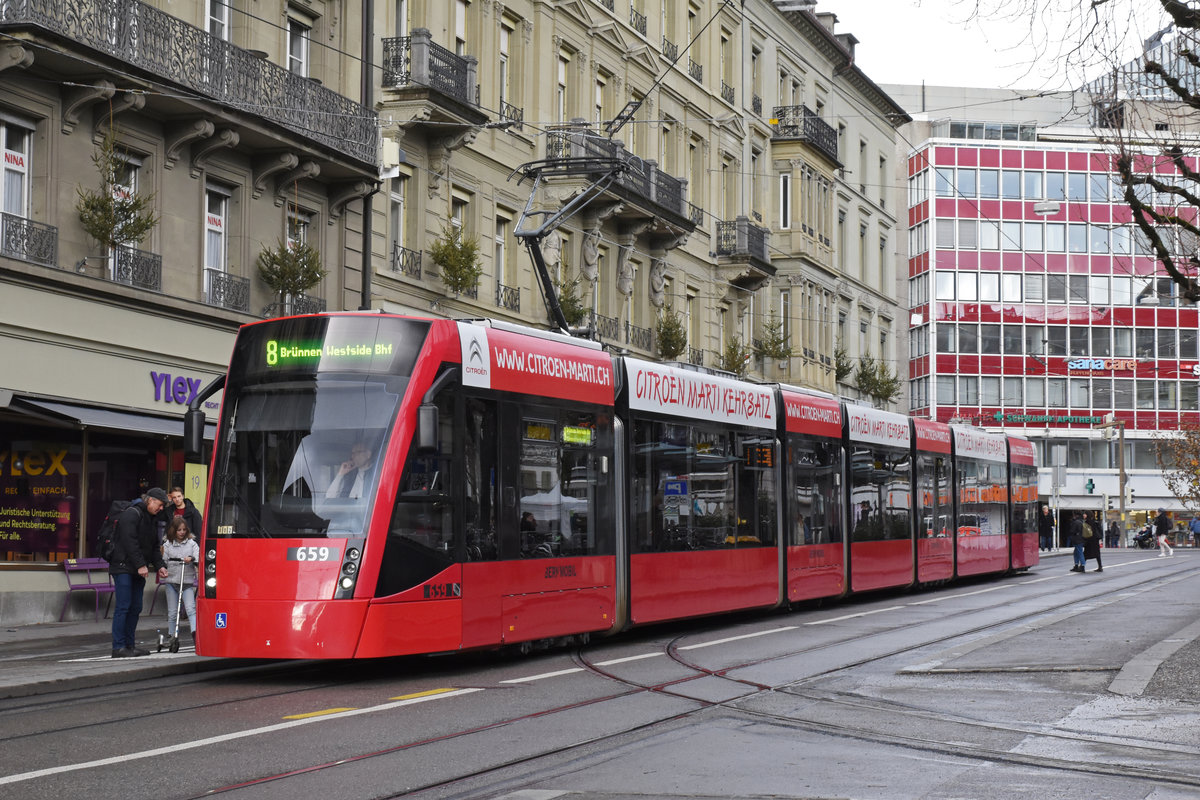 Be 6/8 Combino 659, auf der Linie 8, bedient die Haltestelle Hirschengraben. Die Aufnahme stammt vom 21.12.2019.