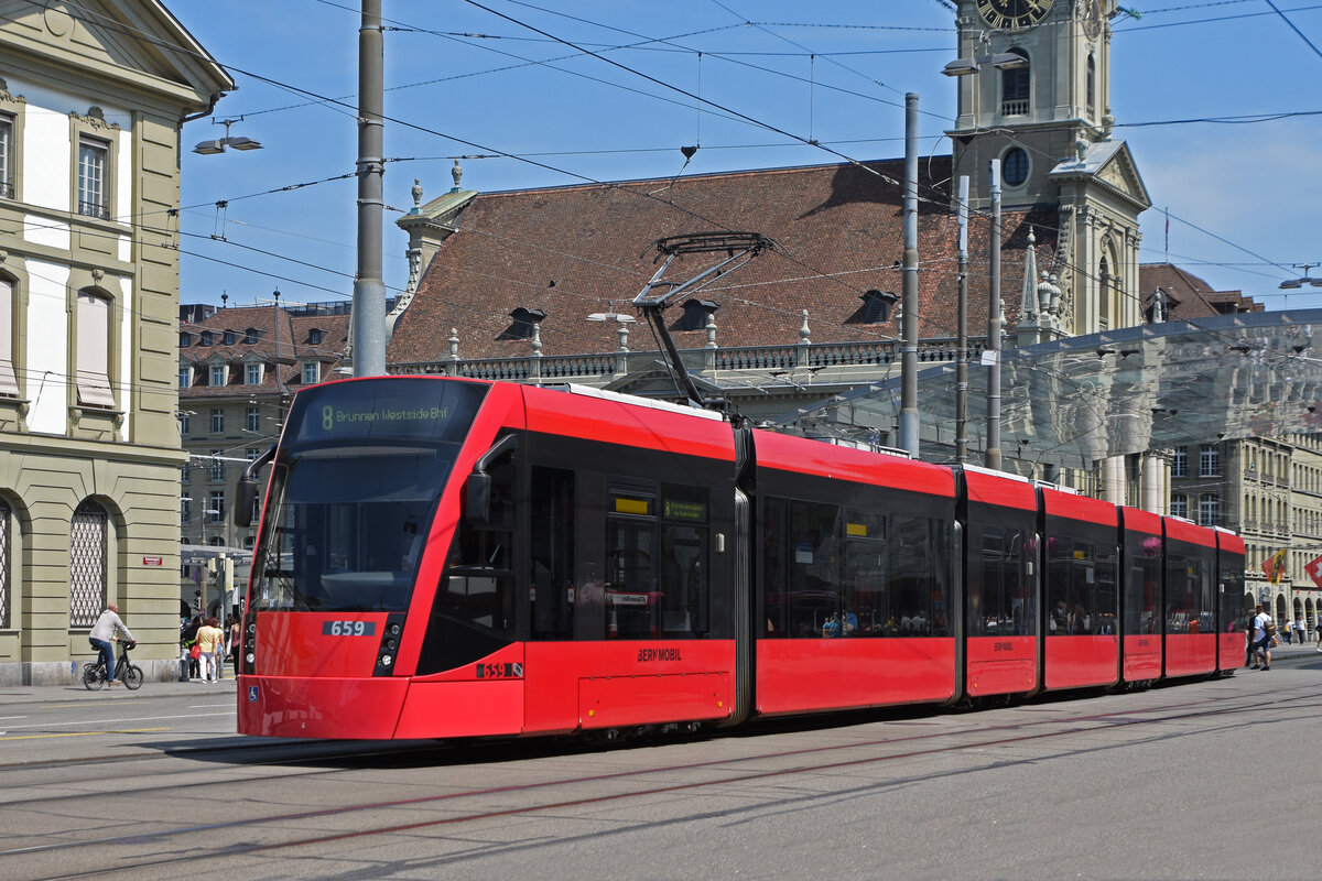 Be 6/8 Combino 659, auf der Linie 8, fährt zur Haltestelle Hirschengraben. Die Aufnahme stammt vom 21.08.2021.