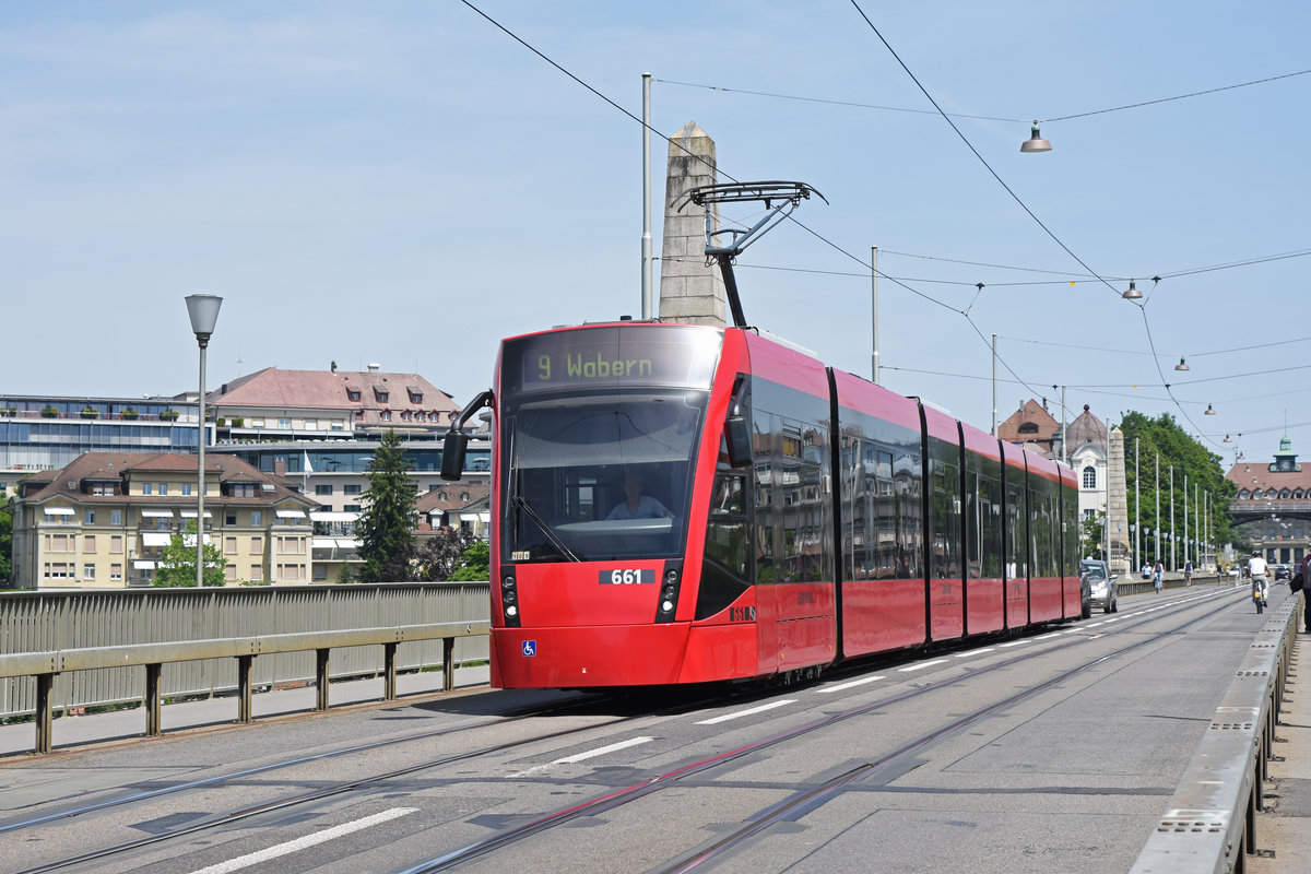 Be 6/8 Combino 661, auf der Linie 9, überquert die Kornhausbrücke. Die Aufnahme stammt vom 25.06.2019.