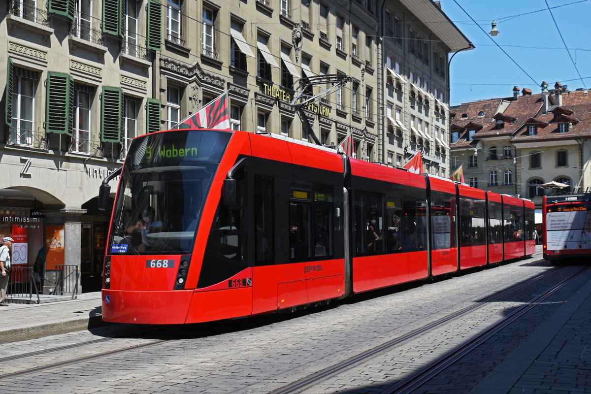 Be 6/8 Combino 668, auf der Linie 9, bedient die Haltestelle Bärenplatz. Die Aufnahme stammt vom 24.06.2020.